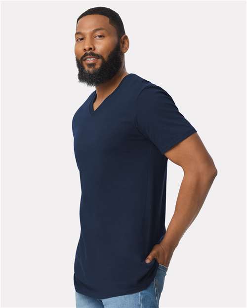 Gildan Unisex Softstyle® V-Neck T-Shirt 64V00